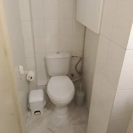Central, Bright And Comfortable With Balcony Atene
