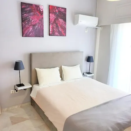 Central, Bright And Comfortable With Balcony Appartamento Atene